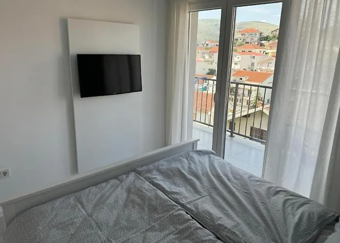 With Parking Space - 23948 Trogir